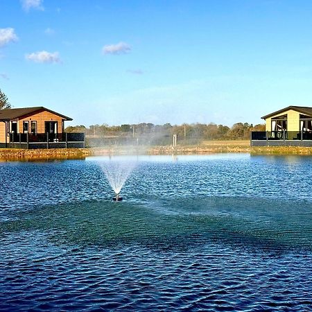 Brackenborough Lakes Resort Louth  Exterior photo