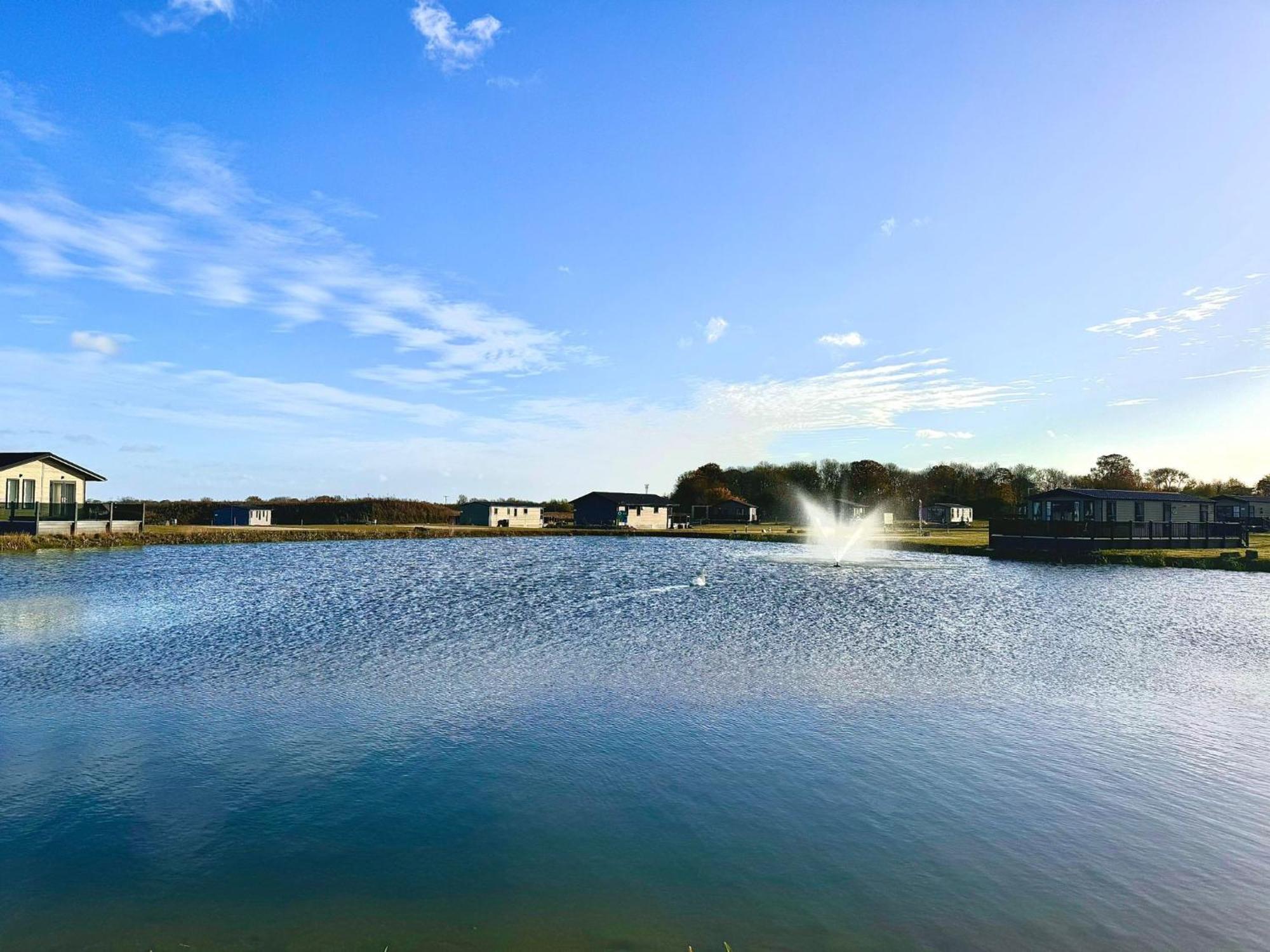 Brackenborough Lakes Resort Louth  Exterior photo